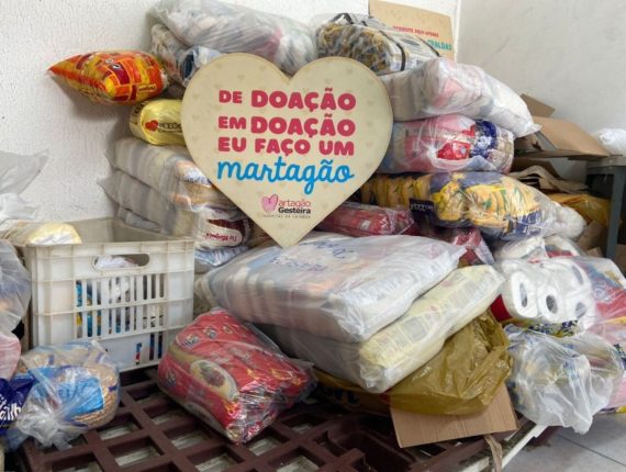 Campanha solidária do Shopping Paralela arrecada 20 mil reais e uma tonelada de alimentos para o Hospital