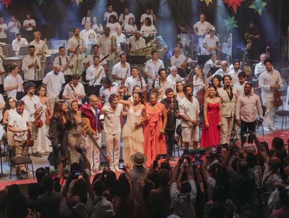Em prol do Martagão, concerto “Natal das Estrelas” emocionou a Concha Acústica do TCA