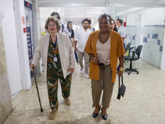 Ministra Margareth Menezes visita Hospital Martagão Gesteira em Salvador