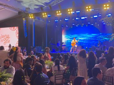 Martagão assina ordem de serviço para etapa final de obra com recursos dos shows de Ivete Sangalo, realizados pelas Voluntárias Sociais da Bahia
