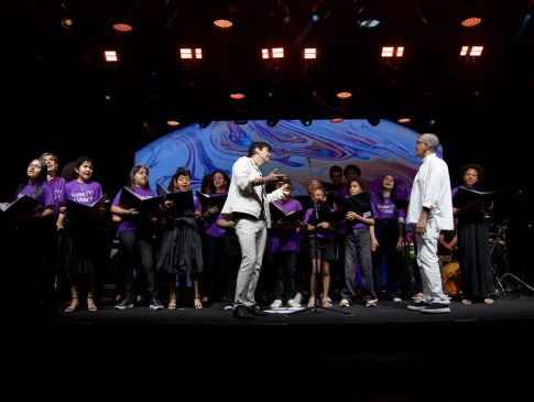 Coral formado por ex-pacientes do Martagão celebra três anos em show com participação de Gerônimo e Márcia Short